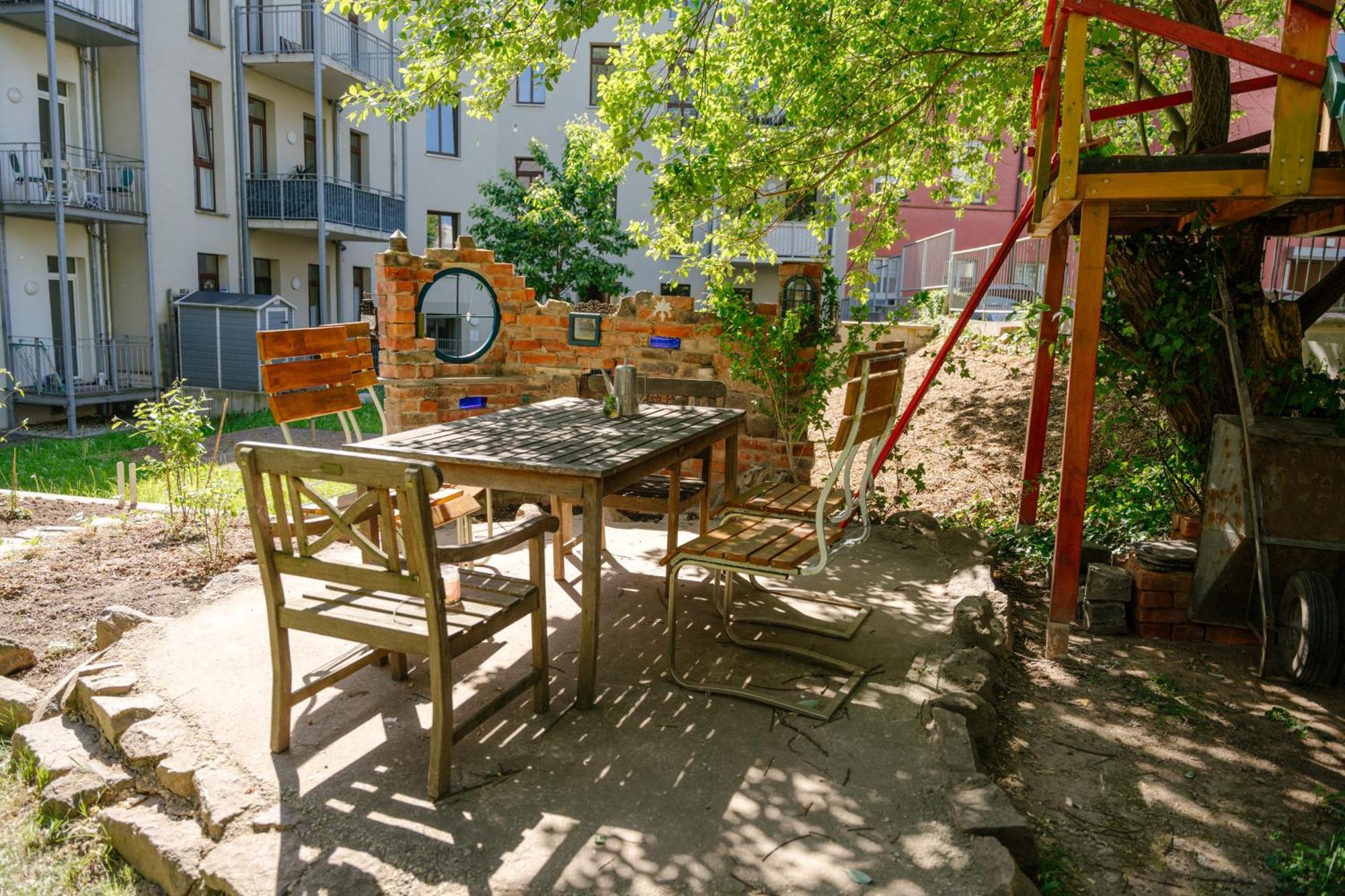 The Upholstery Tinyhouse Deluxe Eco Chalet Kreativ Citynah Chemnitz Kültér fotó